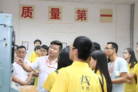 大学里，男生身高多少算“矮”？女生说出内心想法，还真不是1米8