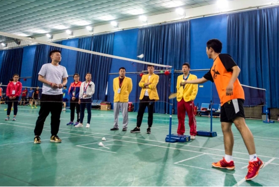 大学里，男生身高多少算“矮”？女生说出内心想法，还真不是1米8