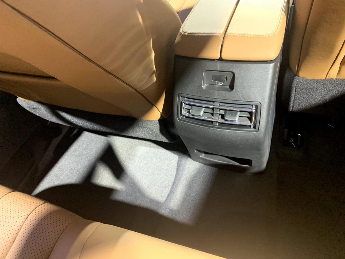 销量垫底的国产B级车，BEIJING U7究竟是哪里不行