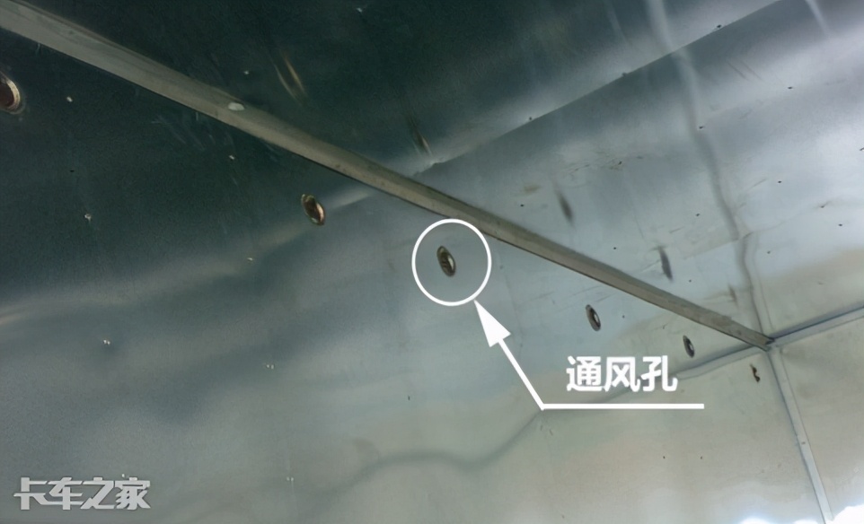 临近春节，烟花爆竹运输车一定要注意安全