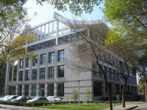 研究生晒“天价学费”，劝退不少寒门学子，家长直言供不起了