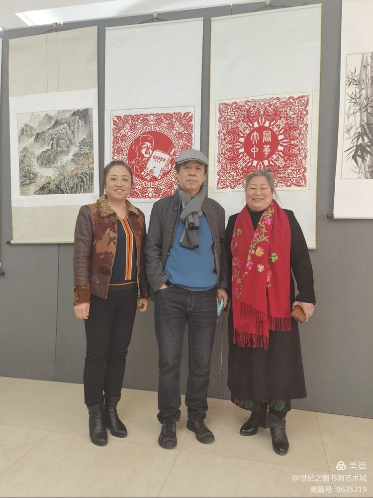 本市热点：抚顺第二届女子书画展拉开帷幕