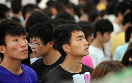 “大专生”是不是大学生？答案不太好听，专科生要看清自己