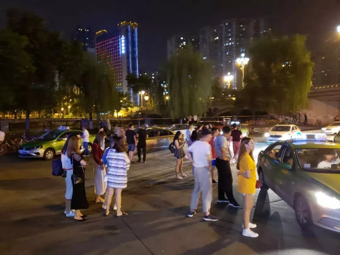 又说共享单车影响出租车生意？共享经济又成背锅侠！？