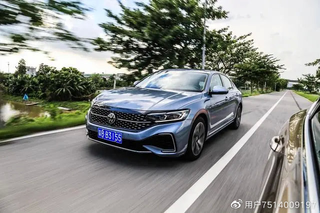 试驾｜摆脱以往的商务气息，试驾上汽大众新帕萨特330TSI