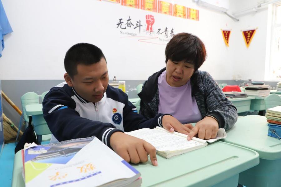 百味人生 | 18年陪伴，撑起脑瘫孩子读书梦