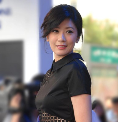 贾静雯：一婚嫁渣男，2600万获女儿半个抚养权，二婚终获幸福