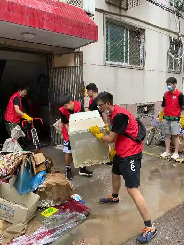 农大人的身影在前，我们“豫”难而上