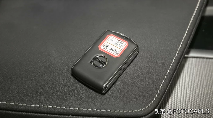 沃尔沃V60 T5低配实拍，售价38.99万无四驱，为打折做铺垫？