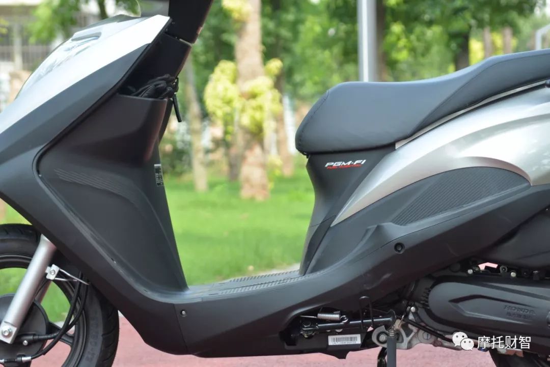 6998元，新大洲本田通勤实用的NS125D，城市代步利器