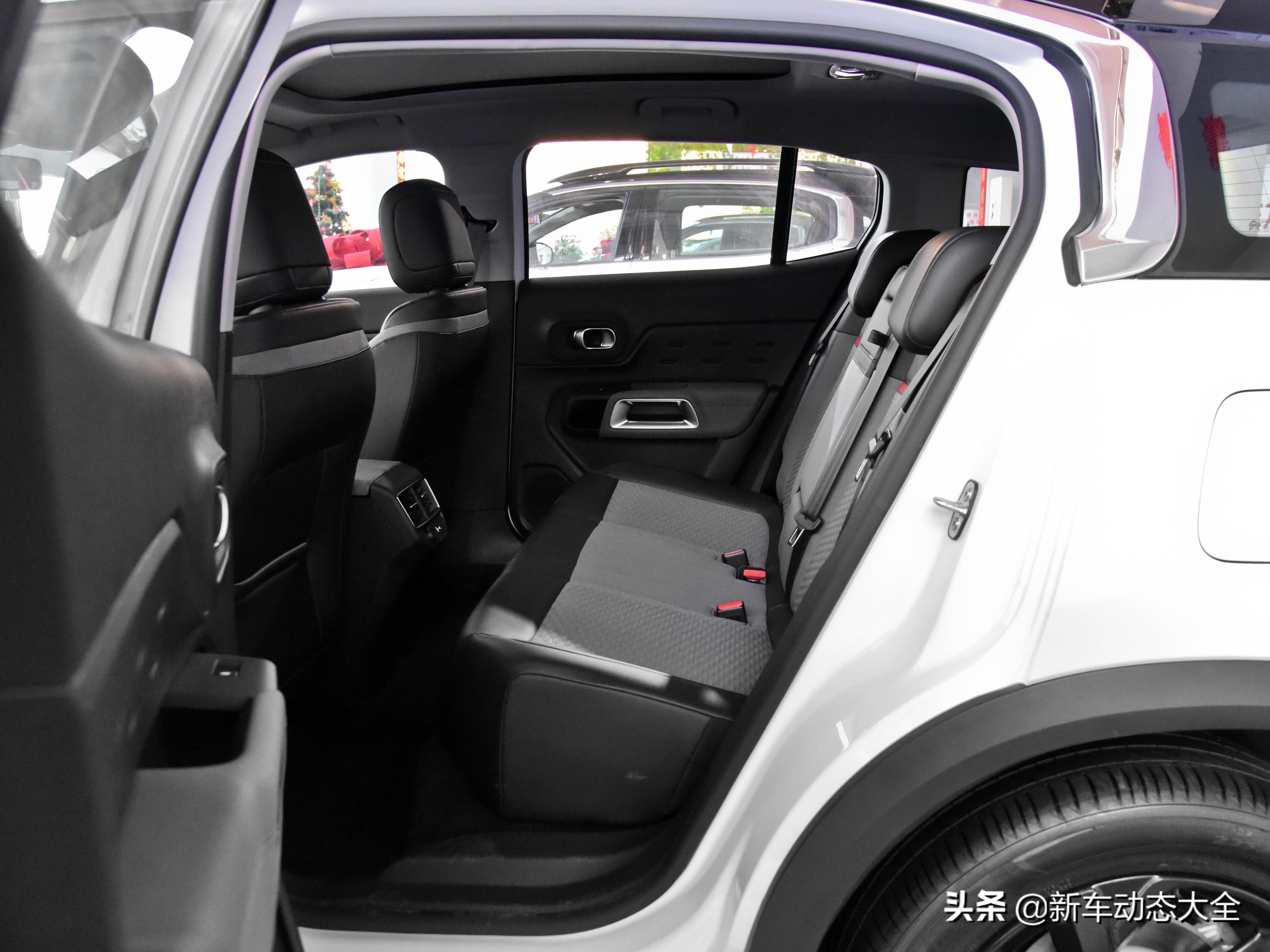 油耗1.7L，四驱合资高性价比SUV，带你看天逸 C5 AIRCROSS新能源