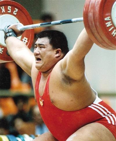 公认的中国第一大力士(中国第一大力士才力,曾夺60多个冠军,33岁却因