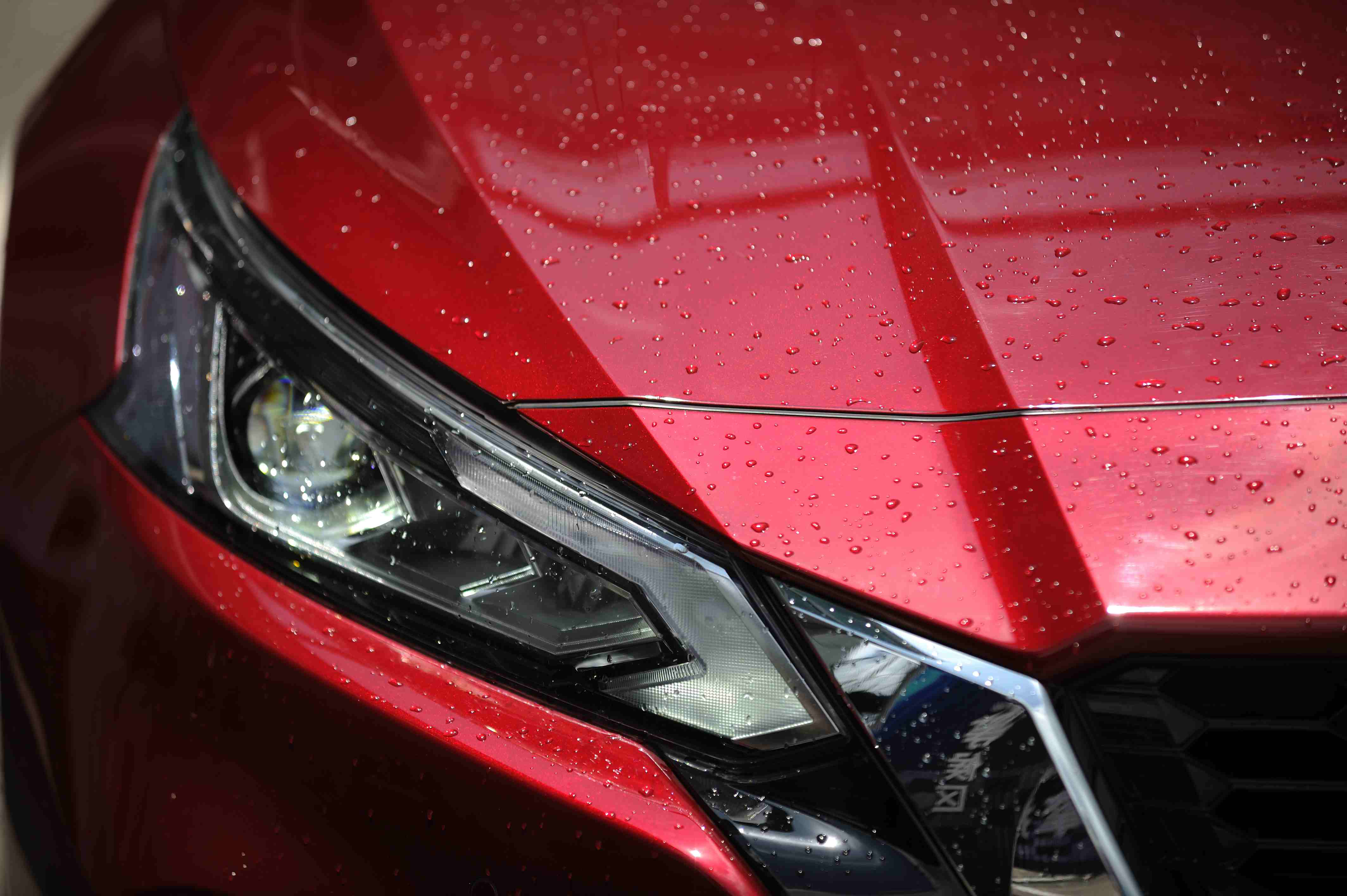 飞奔的大沙发——赛道激试全新日产天籁Altima