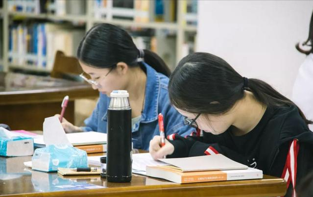 大一新生长个“心眼”，宿舍里的潜规则你要了解，否则容易吃亏