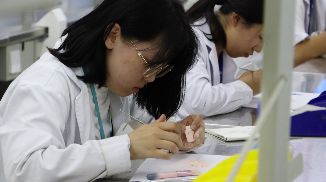 医药类人才的“摇篮”，成都铁路卫生学校的这两个专业有点牛