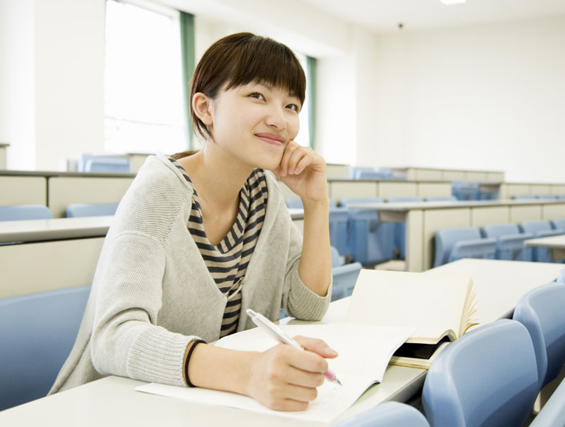 高考300多和100多都能上专科，考生抱怨不公平，网友：太天真了