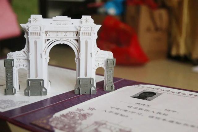 厉害！河南这所“县级”中学35名学霸被清北录取，1310人超600分