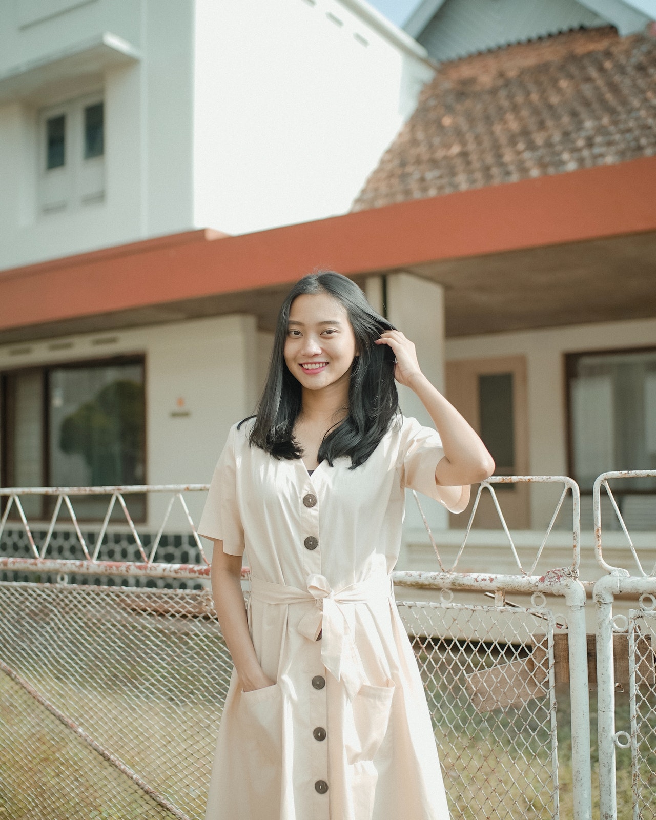 女方：我上班挣钱生活，自己挣钱自己花。离婚，孩子判给男方抚养