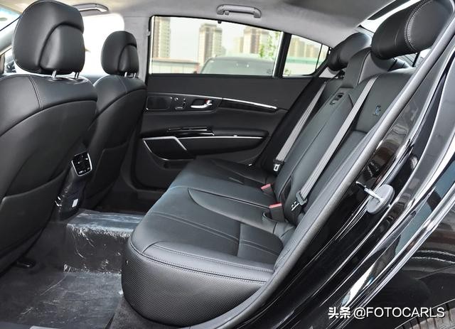 售价70万勇气过人，起亚K9 3.8L V6实拍，玩高配置却吃力不讨好