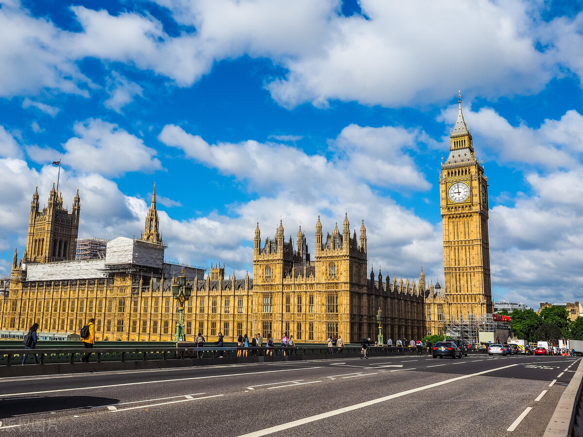 英国最好就业的十所商科院校！LSE登顶第一