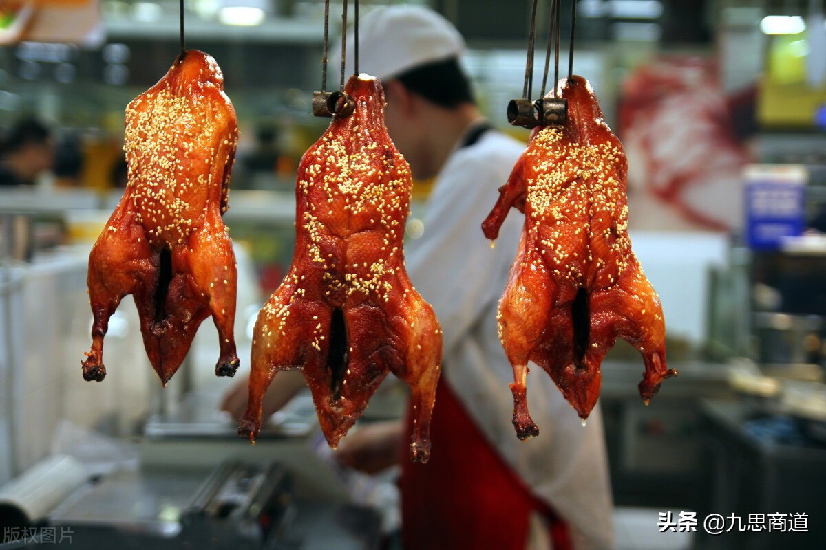烤鸭店靠短视频盈利，一举成为“网红餐厅”，背后模式引发深思