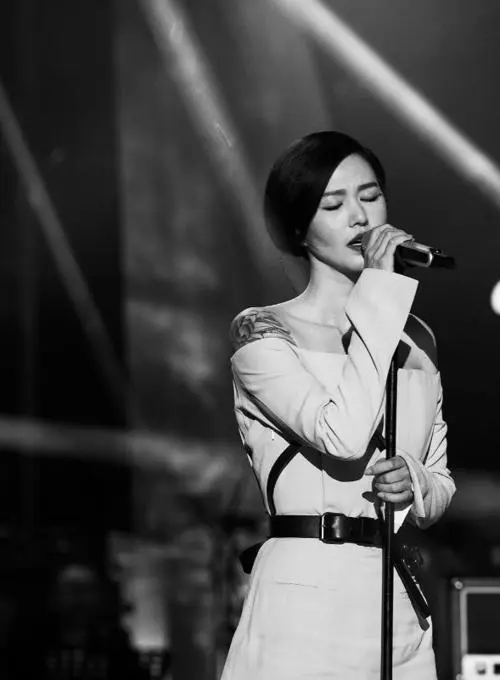 她们惊艳了时光，15位四川籍女星，个个灵气秀美，靠实力雄起