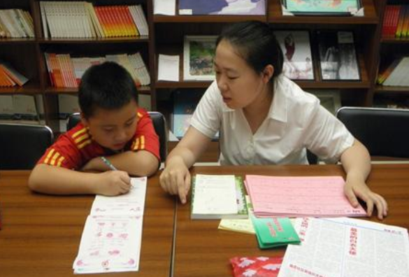 国家鼓励生育三胎，年轻人表示不愿生？2021新提议获家长支持