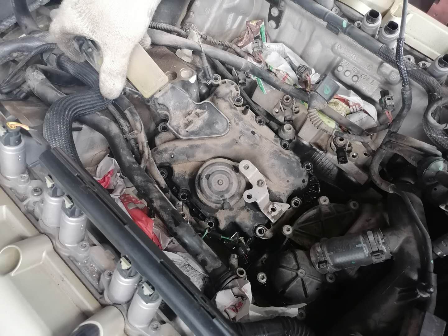 奥迪1000公里烧1升多机油,车主看懂了就不用大修发动机了