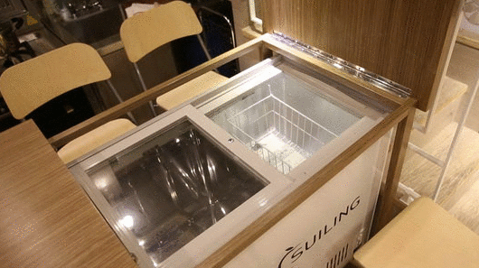 上海最火馄饨店，20㎡要做生意还要住4口人，设计师逆天改造