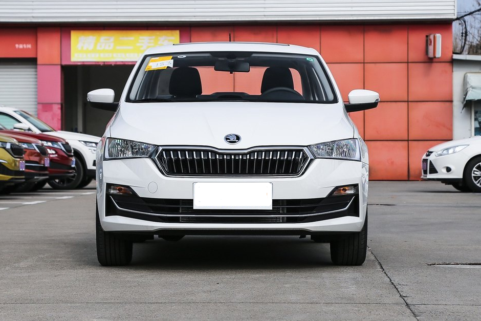 入手只要5万多，百公里油耗5.6L，带你看斯柯达昕锐