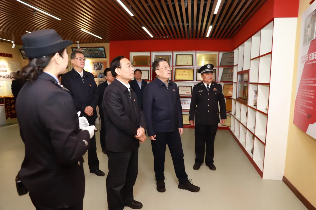 省委省直机关工委调研组到省司法厅开展机关党建工作调研
