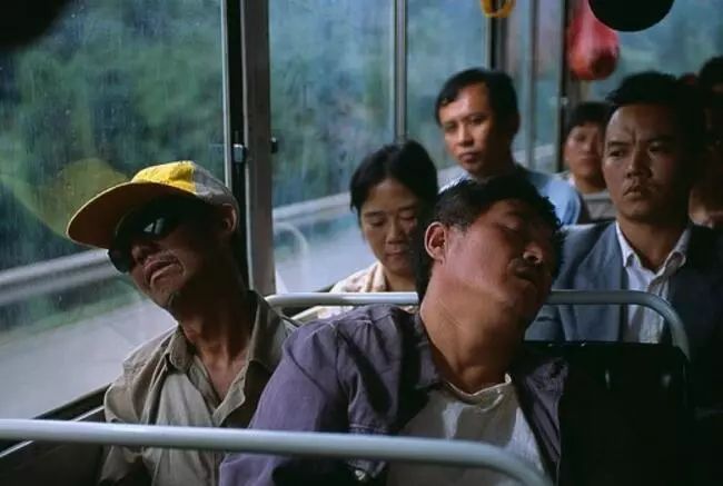 中国公路电影的开篇之作，赵本山的《落叶归根》如今看来依然优秀