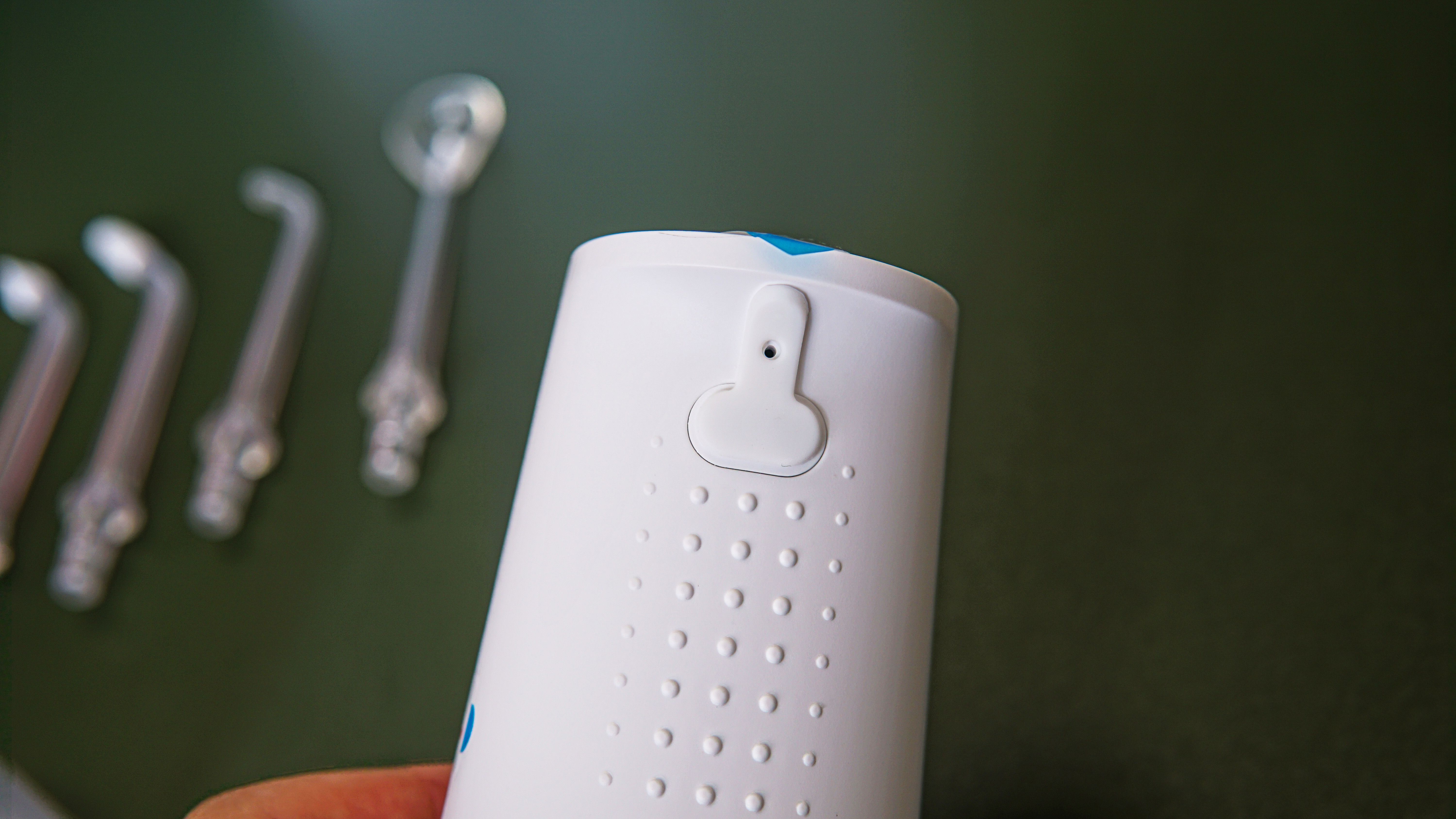 牙齿缝隙牙刷清洗不到怎么办，你需要一个Flosmore冲牙器