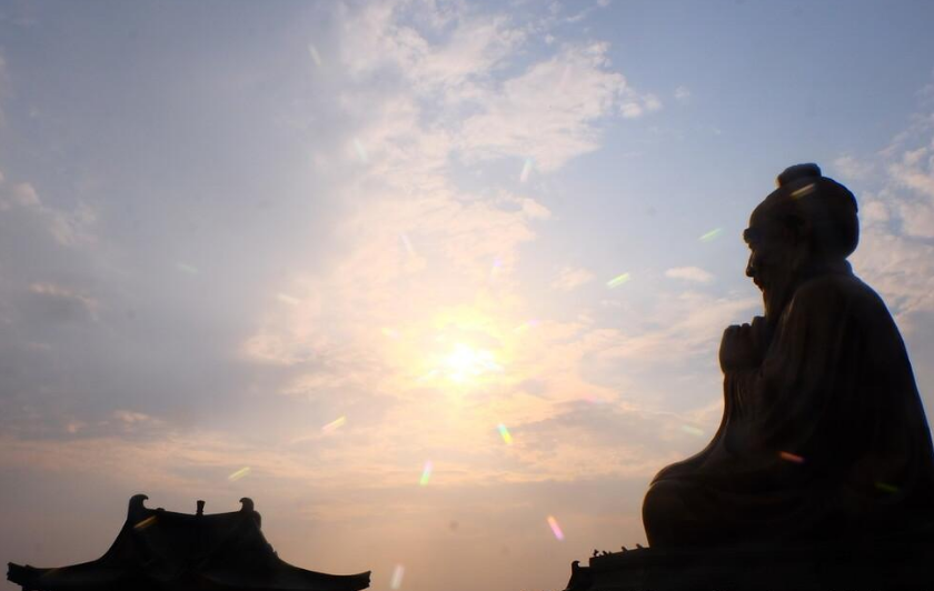 99岁的老妇，生下了一个男婴，多年后竟成了孔子的老师