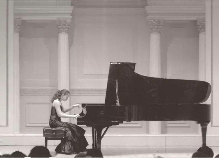 虎妈蔡美儿的两个女儿皆从哈佛毕业，她的教育理念值得家长们借鉴