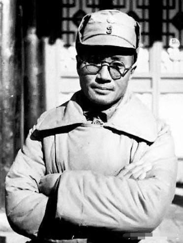 黎元帅：九十六载春秋，功绩彪炳千秋；叶帅：九十春华秋实，英名永驻人间。