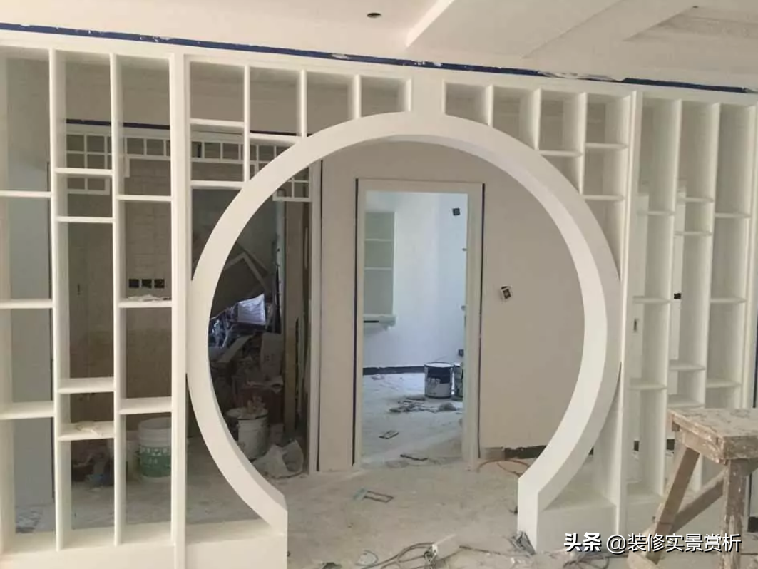 一组刚完工的餐厅隔断酒柜，实用好看接地气，装修请师傅照着做吧