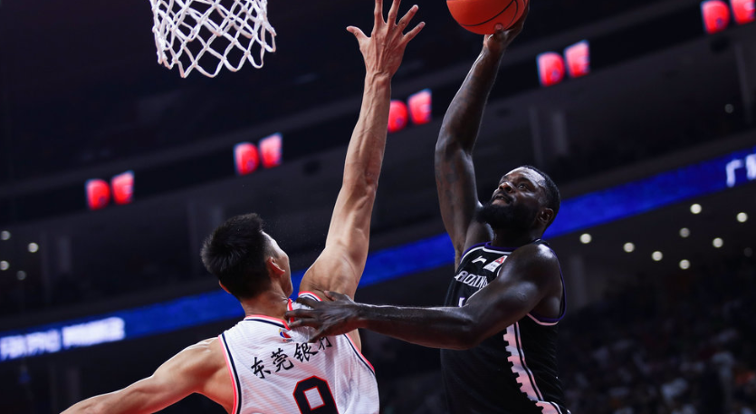 斯蒂芬森为什么不打nba(场均33.4分的斯蒂芬森是大毒瘤？自己玩不传球，辽宁早晚得裁掉)