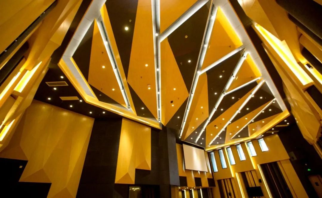 上海市现代音乐职业学校打造「录音棚集群」亮点全记录