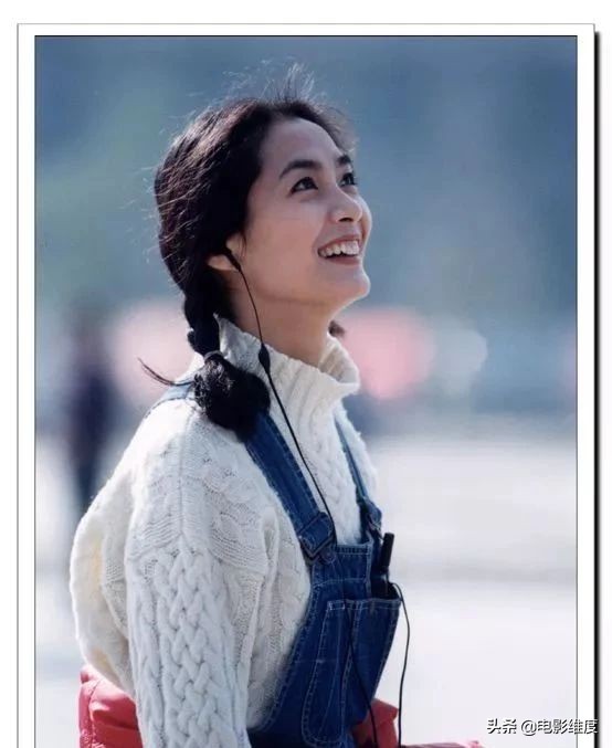 1996年,与何伟,王奎荣主演警匪剧《西部警察》,在剧中饰演一名女警察