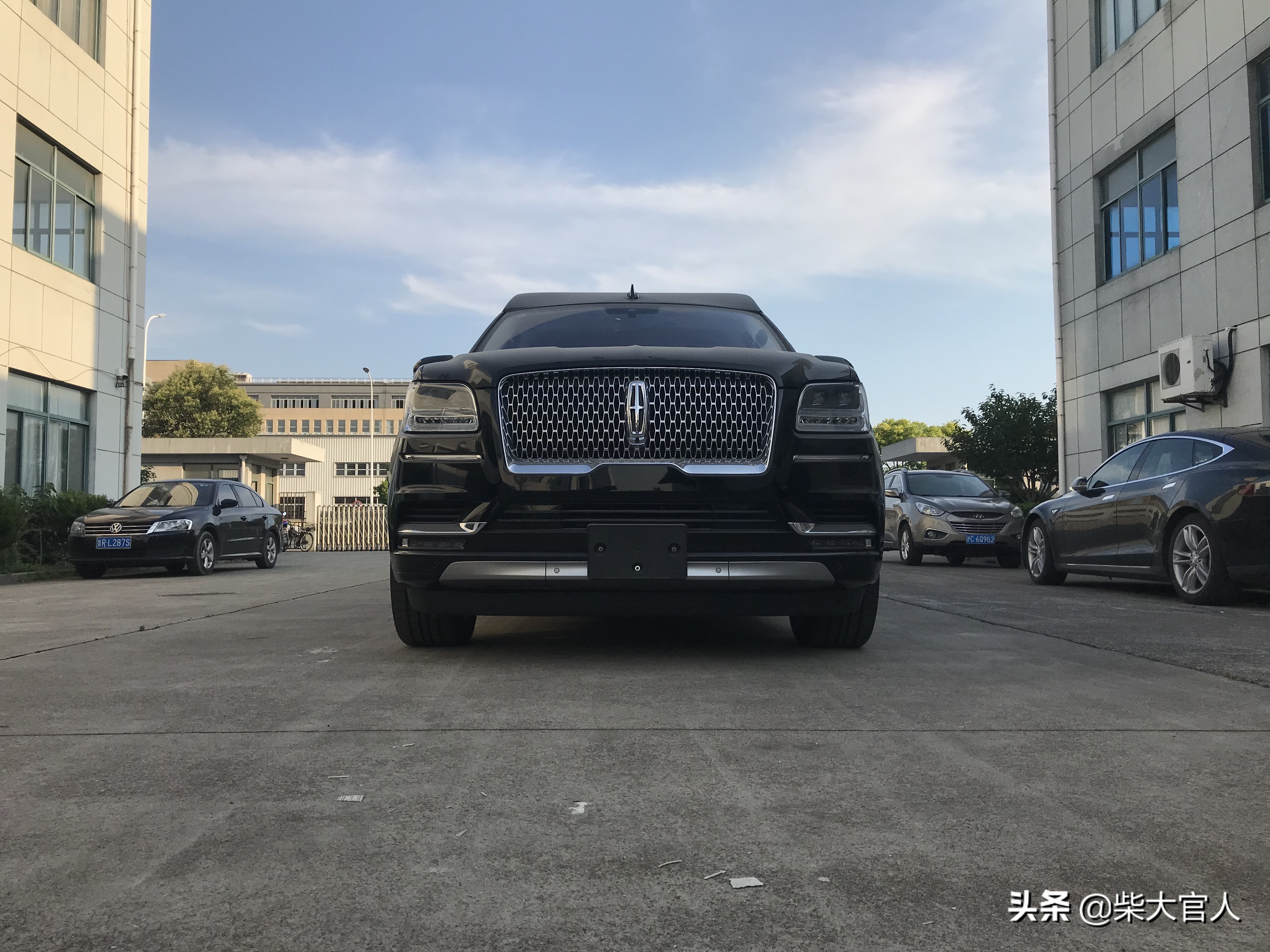 市场仅存的两款礼宾车，林肯领袖一号将经典奢华传承下去