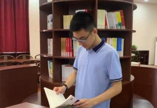 14岁河南高考状元，750分考进清华：苟且的父母，养不出优秀孩子