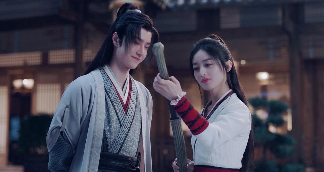 “农村姑娘”赵丽颖的成名史，以及她背后的资本版图