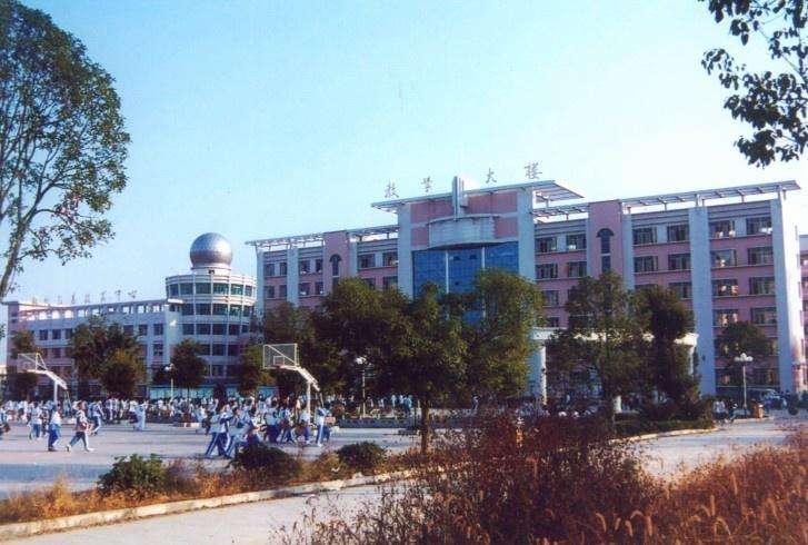 湖南邵阳首屈一指5所好高中，县级中学独占前二，看看有你母校吗