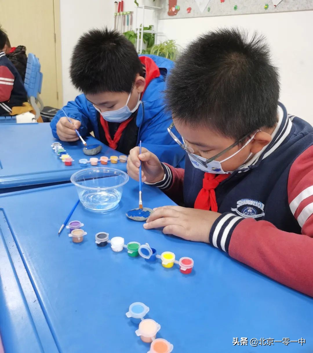 上地实验学校小学部的小可爱 带来了助力冬奥的小宇宙