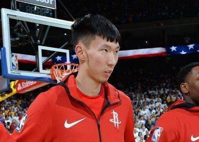 王治郅NBA十佳球(东方力量！NBA十大中国记忆：王治郅开创历史，姚明伤退令人泪目)