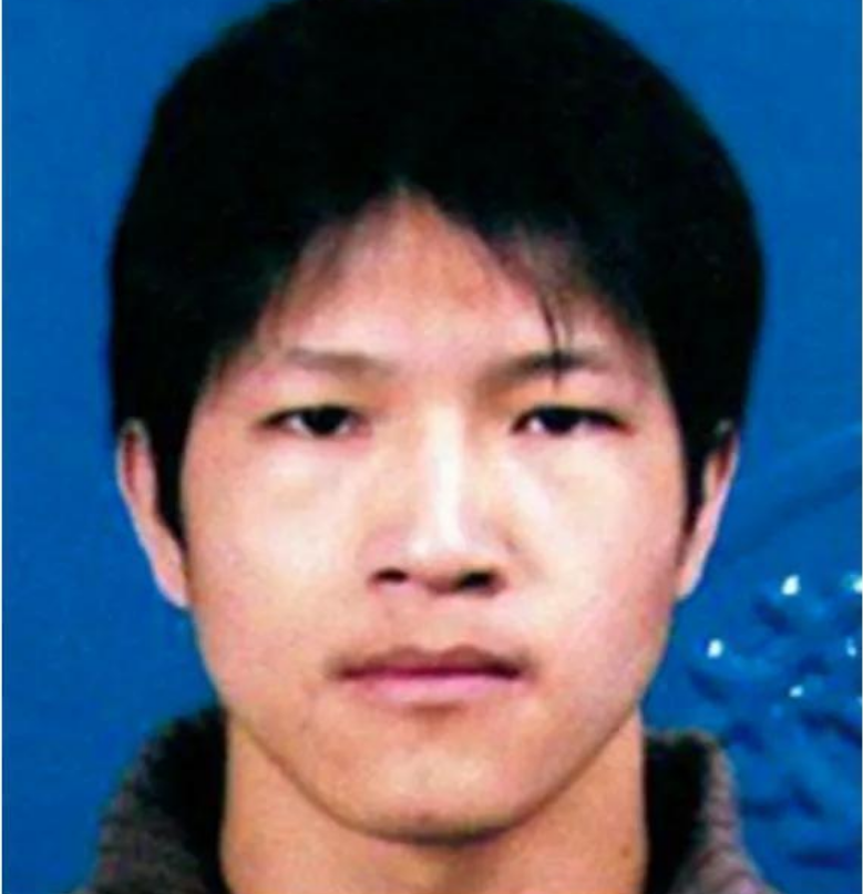 暴力学生转专门学校（因抢劫银行被判10年）