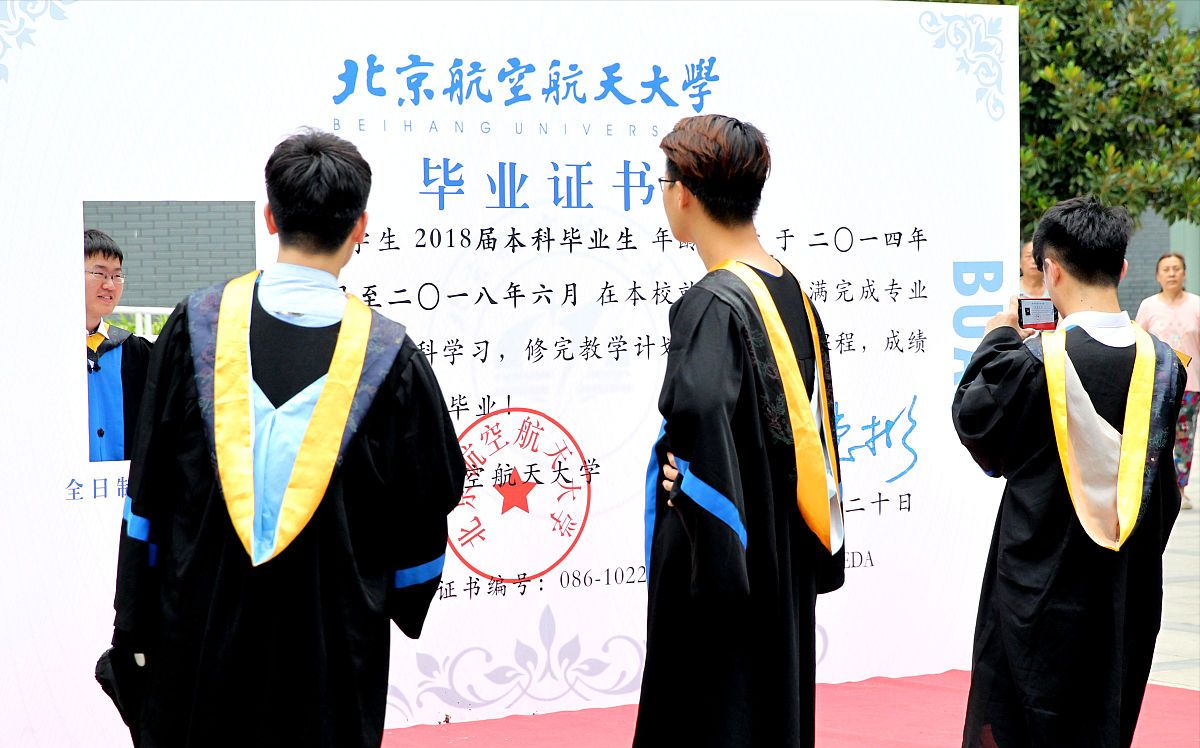 24岁大学毕业参军入伍还有机会“逆袭”吗？学生和父母须知