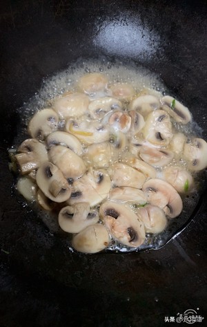 比肉好吃的素菜菜谱，清炒口蘑菇，简单美味营养，10分钟搞定