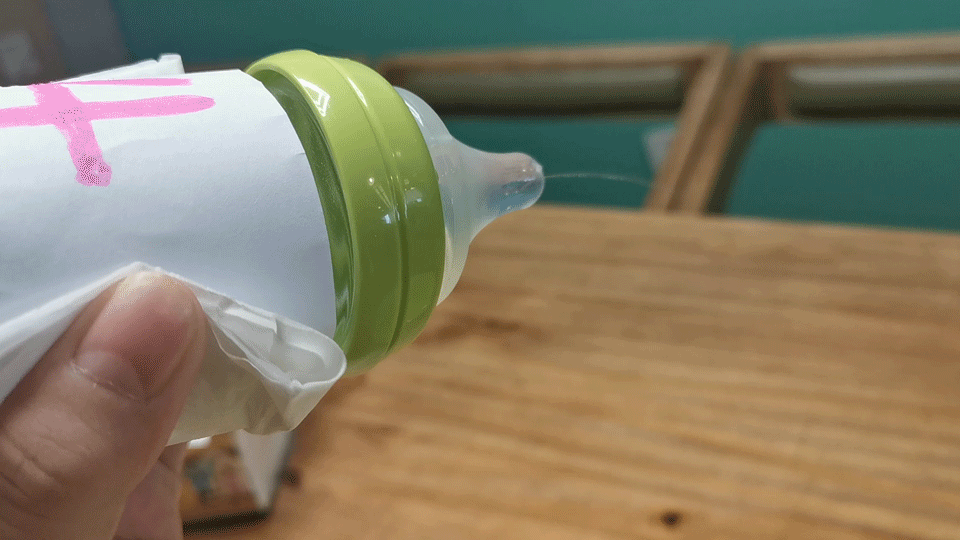 历时1个月追踪测评！5大热销奶瓶，10多处细节，扒干净了